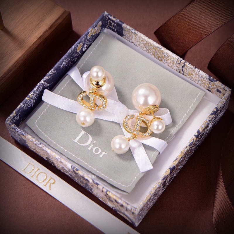 chr1st1an D10r earrings